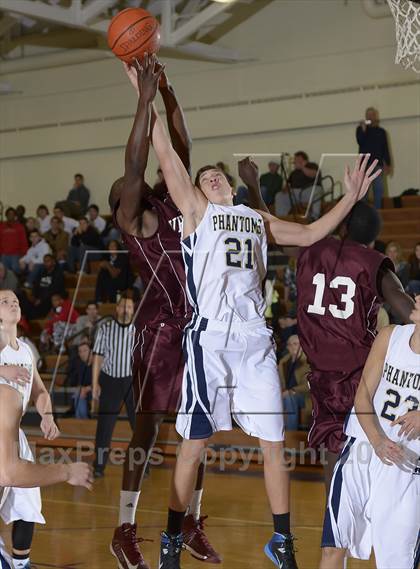 Thumbnail 3 in Bayport-Blue Point vs Walt Whitman (Islip Holiday Tournament Final) photogallery.