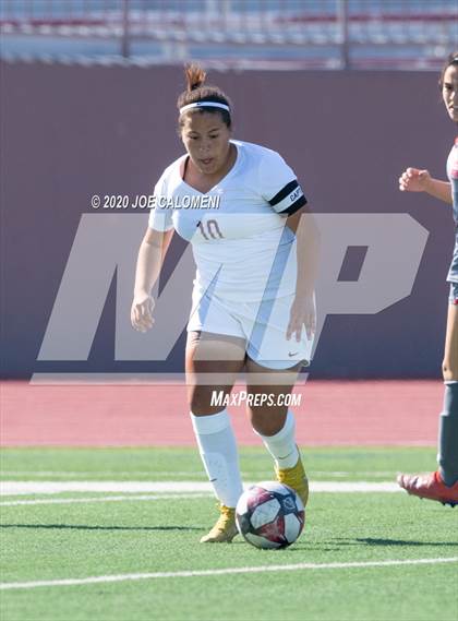 Thumbnail 1 in Lee [Robert E.] vs Harlandale (SAISD Tournament) photogallery.