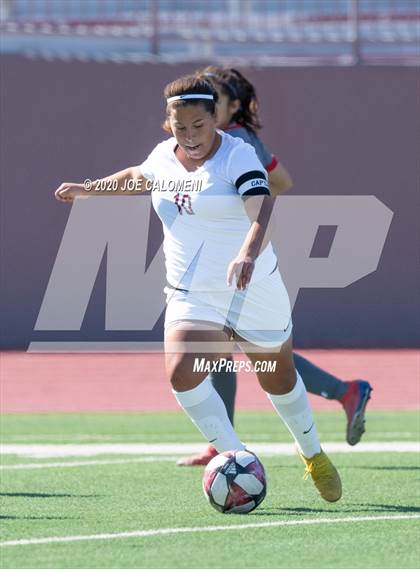 Thumbnail 3 in Lee [Robert E.] vs Harlandale (SAISD Tournament) photogallery.