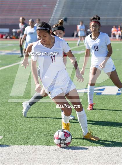 Thumbnail 1 in Lee [Robert E.] vs Harlandale (SAISD Tournament) photogallery.