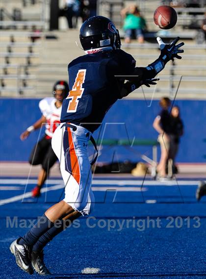 Thumbnail 2 in Harvard-Westlake @ Chaminade photogallery.