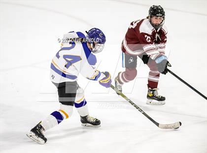 Thumbnail 2 in Gorham vs. Cheverus (MPA Regional Final) photogallery.