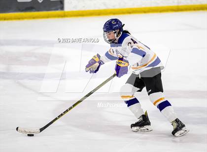 Thumbnail 2 in Gorham vs. Cheverus (MPA Regional Final) photogallery.