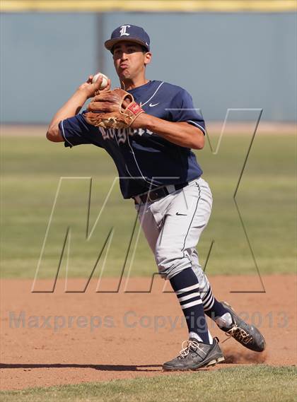 Thumbnail 1 in Loyola @ Crespi photogallery.