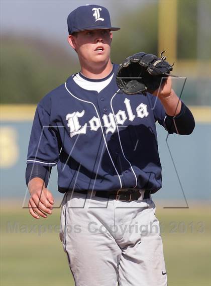 Thumbnail 1 in Loyola @ Crespi photogallery.