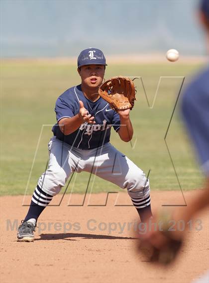 Thumbnail 3 in Loyola @ Crespi photogallery.