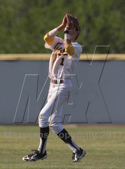 Thumbnail 2 in Loyola @ Crespi photogallery.