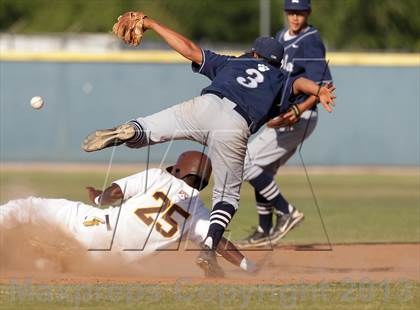 Thumbnail 1 in Loyola @ Crespi photogallery.