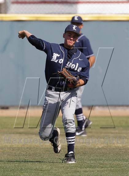 Thumbnail 2 in Loyola @ Crespi photogallery.
