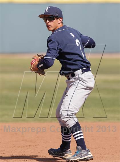 Thumbnail 2 in Loyola @ Crespi photogallery.