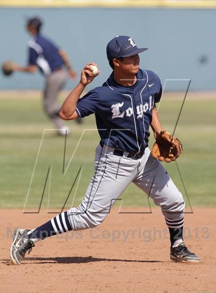 Thumbnail 2 in Loyola @ Crespi photogallery.
