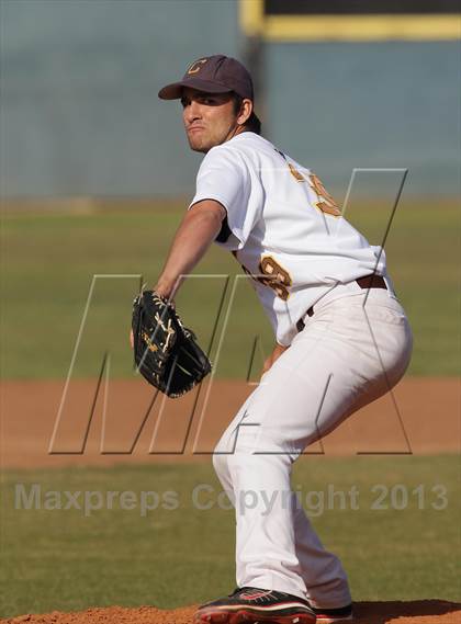 Thumbnail 2 in Loyola @ Crespi photogallery.