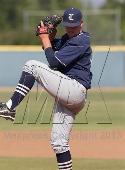 Thumbnail 3 in Loyola @ Crespi photogallery.