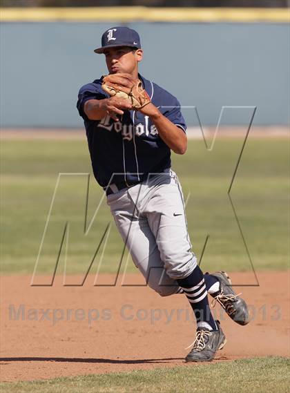 Thumbnail 2 in Loyola @ Crespi photogallery.