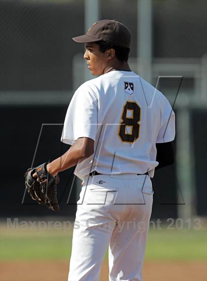 Thumbnail 3 in Loyola @ Crespi photogallery.
