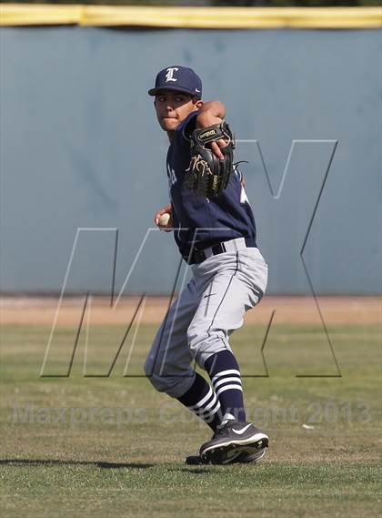 Thumbnail 3 in Loyola @ Crespi photogallery.