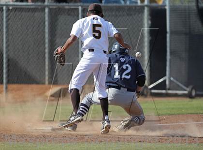 Thumbnail 2 in Loyola @ Crespi photogallery.