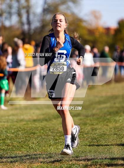 Thumbnail 2 in IHSAA Girls Cross Country Regionals photogallery.