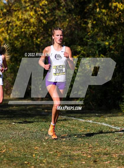 Thumbnail 2 in IHSAA Girls Cross Country Regionals photogallery.