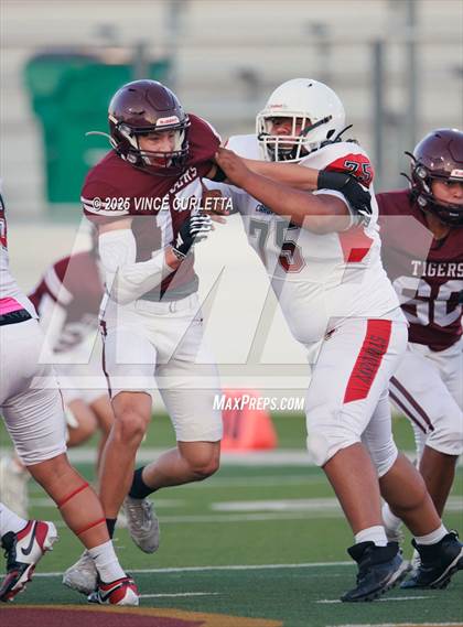 Thumbnail 1 in FR: Del Valle @ Dripping Springs photogallery.