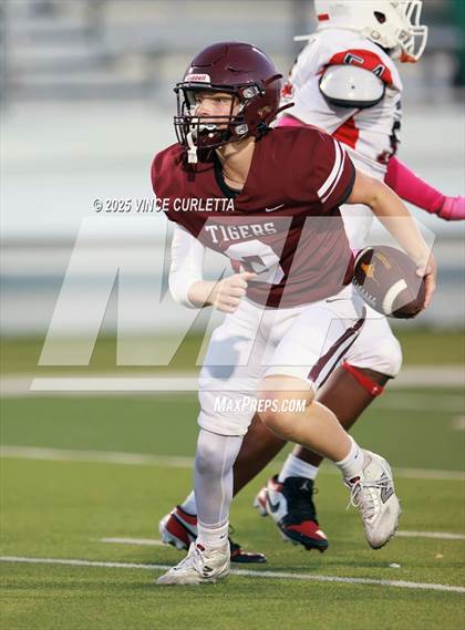 Thumbnail 2 in FR: Del Valle @ Dripping Springs photogallery.