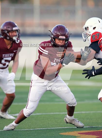 Thumbnail 2 in FR: Del Valle @ Dripping Springs photogallery.