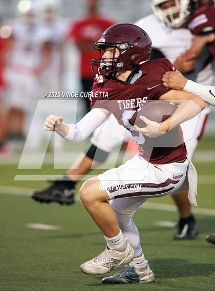 Thumbnail 2 in FR: Del Valle @ Dripping Springs photogallery.