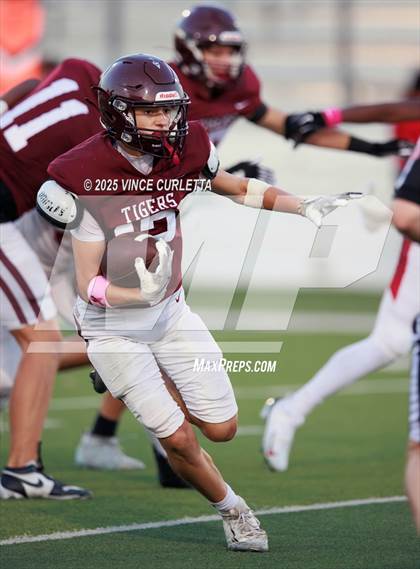 Thumbnail 1 in FR: Del Valle @ Dripping Springs photogallery.