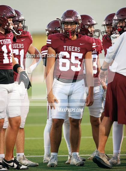 Thumbnail 3 in FR: Del Valle @ Dripping Springs photogallery.