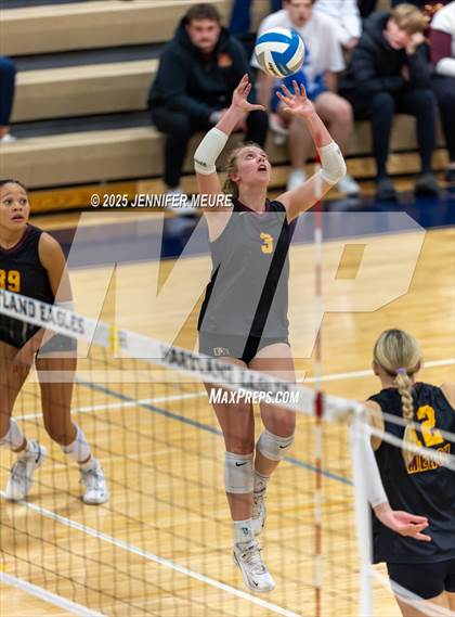 Thumbnail 2 in South Lyon vs Mercy (MHSAA Division 1 Regional Final) photogallery.