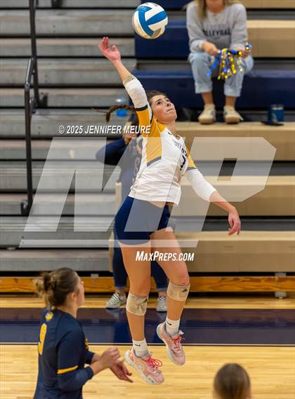 Thumbnail 1 in South Lyon vs Mercy (MHSAA Division 1 Regional Final) photogallery.