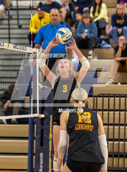 Thumbnail 2 in South Lyon vs Mercy (MHSAA Division 1 Regional Final) photogallery.
