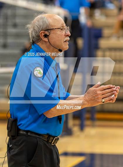 Thumbnail 3 in South Lyon vs Mercy (MHSAA Division 1 Regional Final) photogallery.