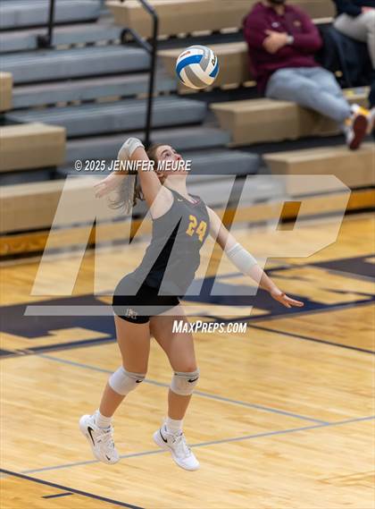 Thumbnail 1 in South Lyon vs Mercy (MHSAA Division 1 Regional Final) photogallery.