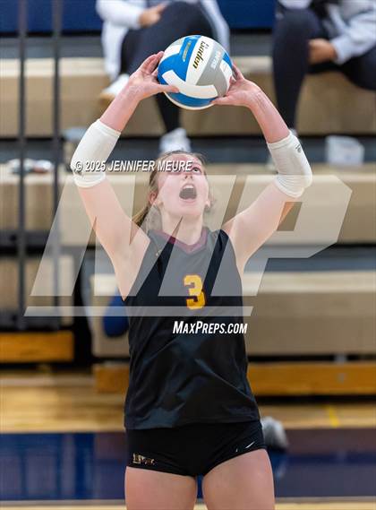 Thumbnail 2 in South Lyon vs Mercy (MHSAA Division 1 Regional Final) photogallery.