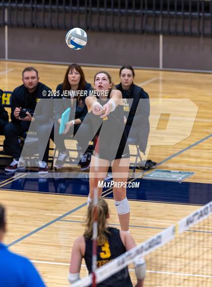 Thumbnail 1 in South Lyon vs Mercy (MHSAA Division 1 Regional Final) photogallery.