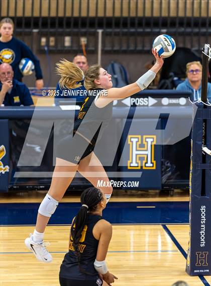 Thumbnail 2 in South Lyon vs Mercy (MHSAA Division 1 Regional Final) photogallery.