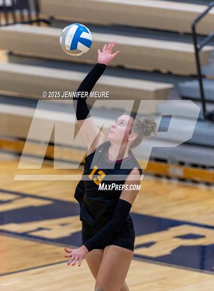 Thumbnail 1 in South Lyon vs Mercy (MHSAA Division 1 Regional Final) photogallery.