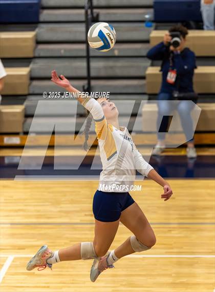 Thumbnail 2 in South Lyon vs Mercy (MHSAA Division 1 Regional Final) photogallery.