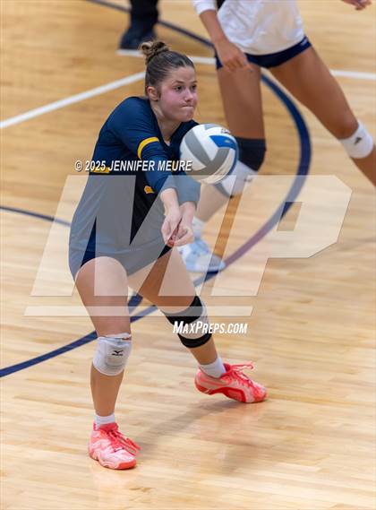 Thumbnail 1 in South Lyon vs Mercy (MHSAA Division 1 Regional Final) photogallery.