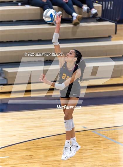 Thumbnail 1 in South Lyon vs Mercy (MHSAA Division 1 Regional Final) photogallery.