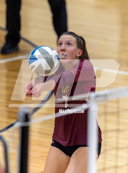 Thumbnail 3 in South Lyon vs Mercy (MHSAA Division 1 Regional Final) photogallery.