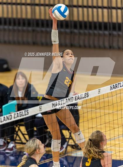 Thumbnail 2 in South Lyon vs Mercy (MHSAA Division 1 Regional Final) photogallery.