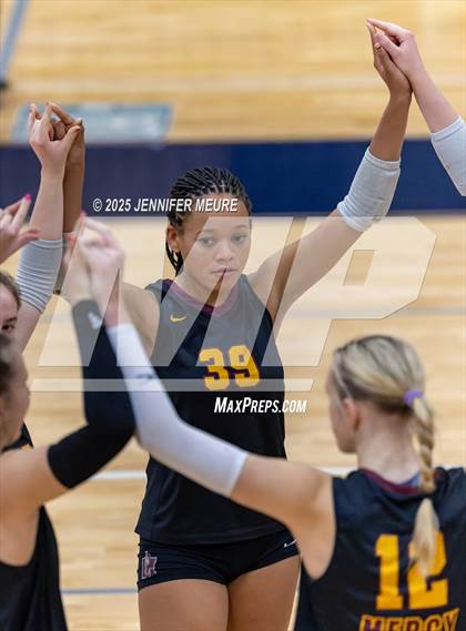 Thumbnail 3 in South Lyon vs Mercy (MHSAA Division 1 Regional Final) photogallery.