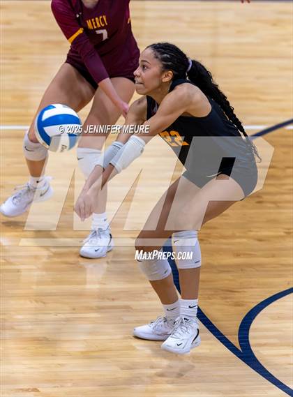 Thumbnail 2 in South Lyon vs Mercy (MHSAA Division 1 Regional Final) photogallery.