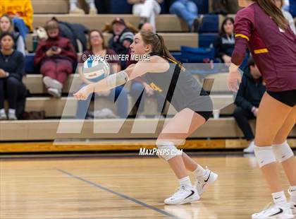 Thumbnail 3 in South Lyon vs Mercy (MHSAA Division 1 Regional Final) photogallery.