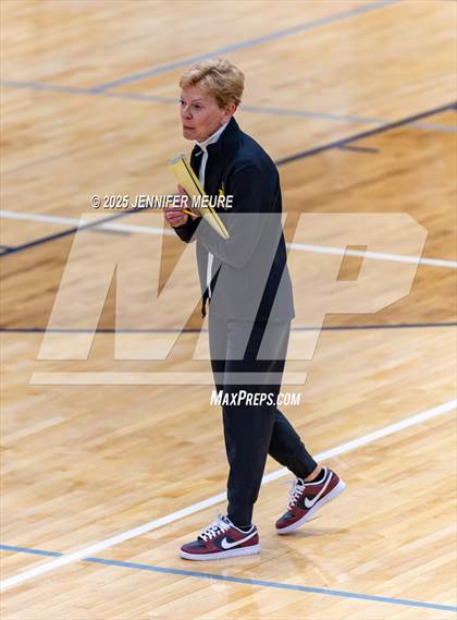 Thumbnail 2 in South Lyon vs Mercy (MHSAA Division 1 Regional Final) photogallery.