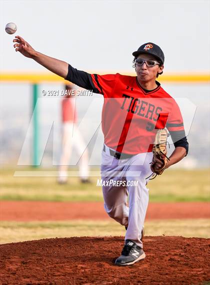 Thumbnail 3 in Andress @ El Paso photogallery.