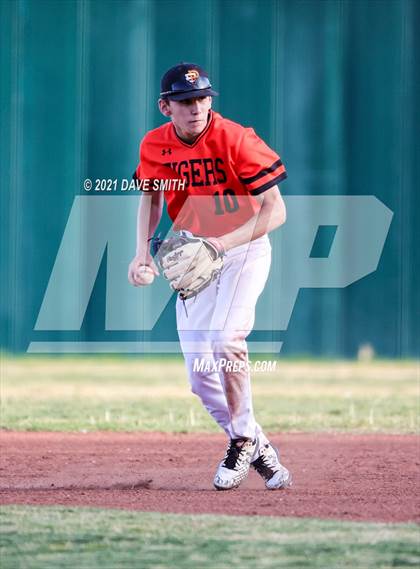Thumbnail 1 in Andress @ El Paso photogallery.