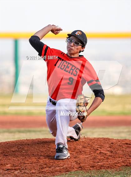 Thumbnail 3 in Andress @ El Paso photogallery.